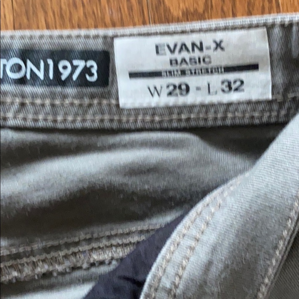 Like new Buffalo jeans - Picture 4 of 7